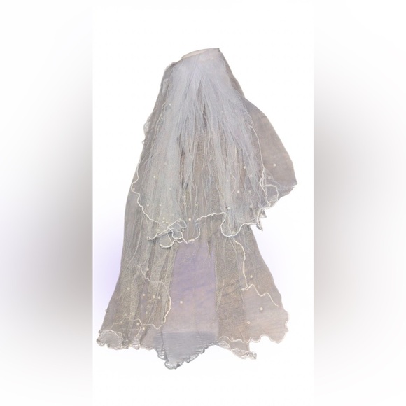 Vintage White Bridal Veil with Pearl Accents - Picture 10 of 10